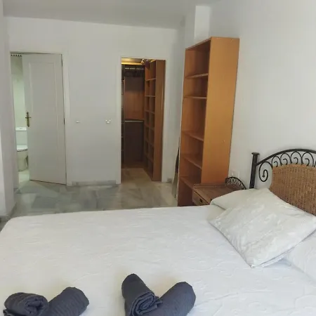 Piso Tres Dormitorios, Dos Banos, Garaje, Casco Urbano * Marbellac