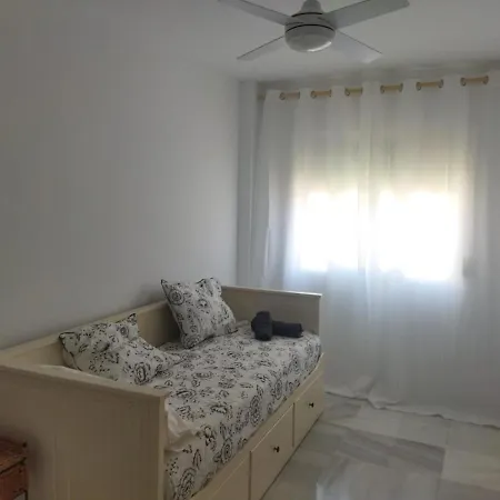 Piso Tres Dormitorios, Dos Banos, Garaje, Casco Urbano Appartement