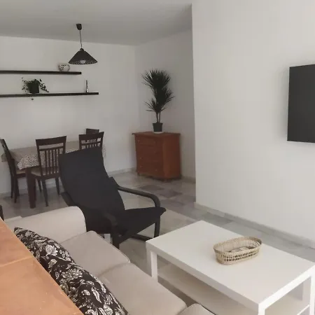 Appartement Piso Tres Dormitorios, Dos Banos, Garaje, Casco Urbano *